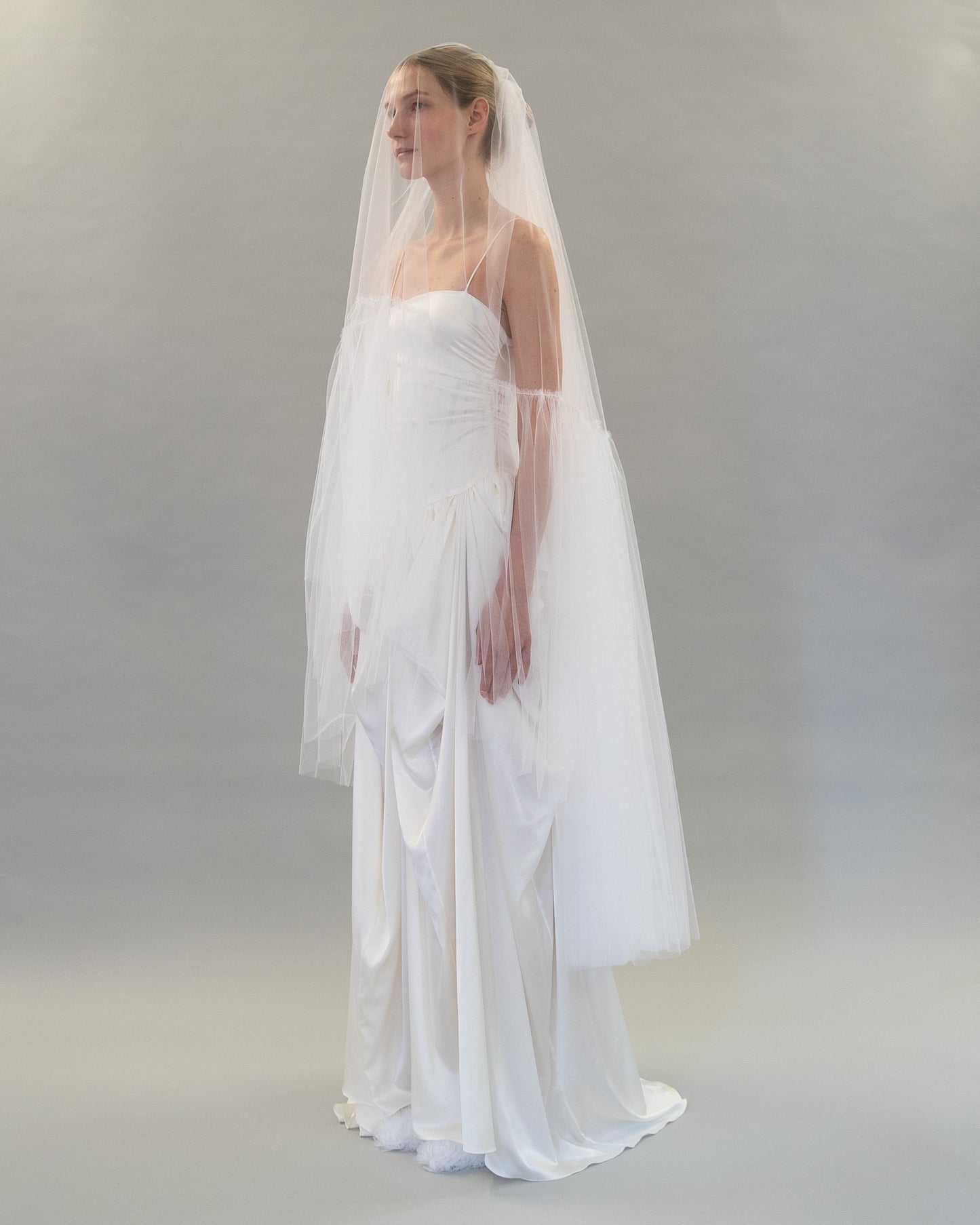 MULLET HEM TRAIN VEIL