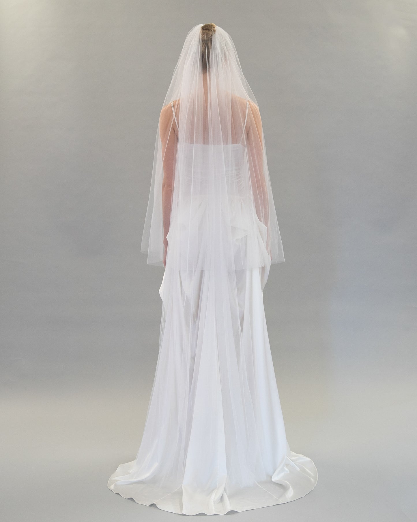 TWO TIER CLASSIC VEIL