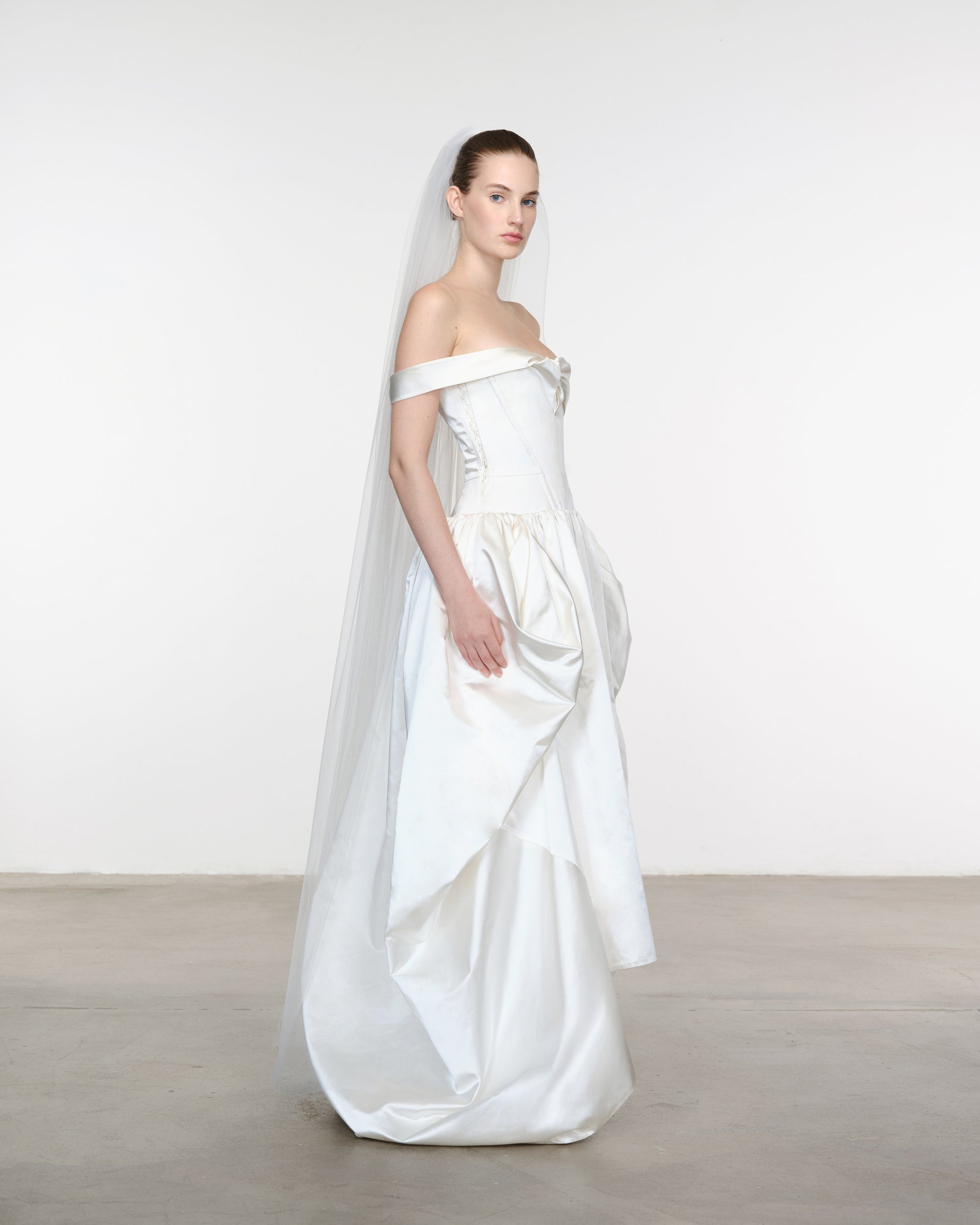 GILES VEIL