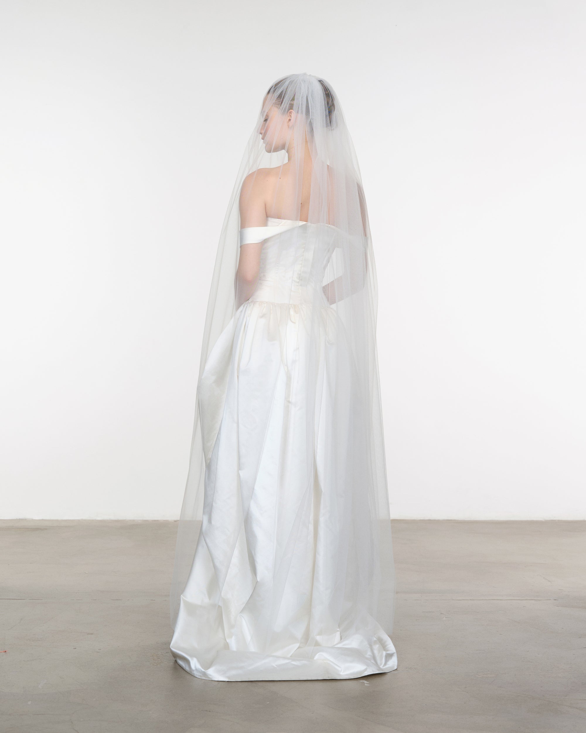 GILES VEIL