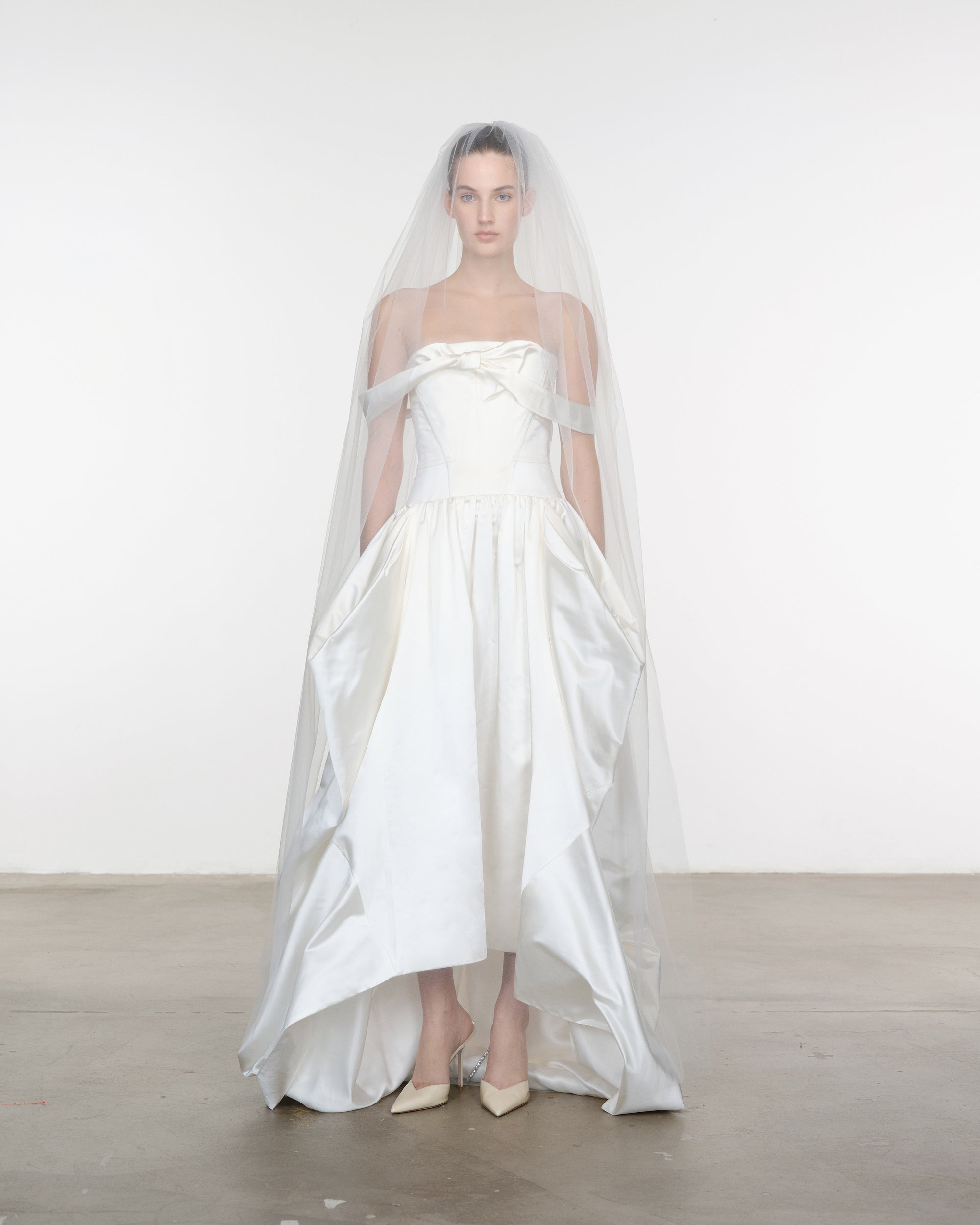 GILES VEIL