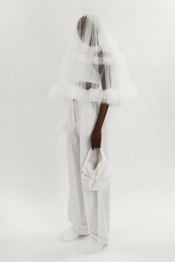 Vogue Australia: "17 It-girl approved labels for the fashion-fluent bride"