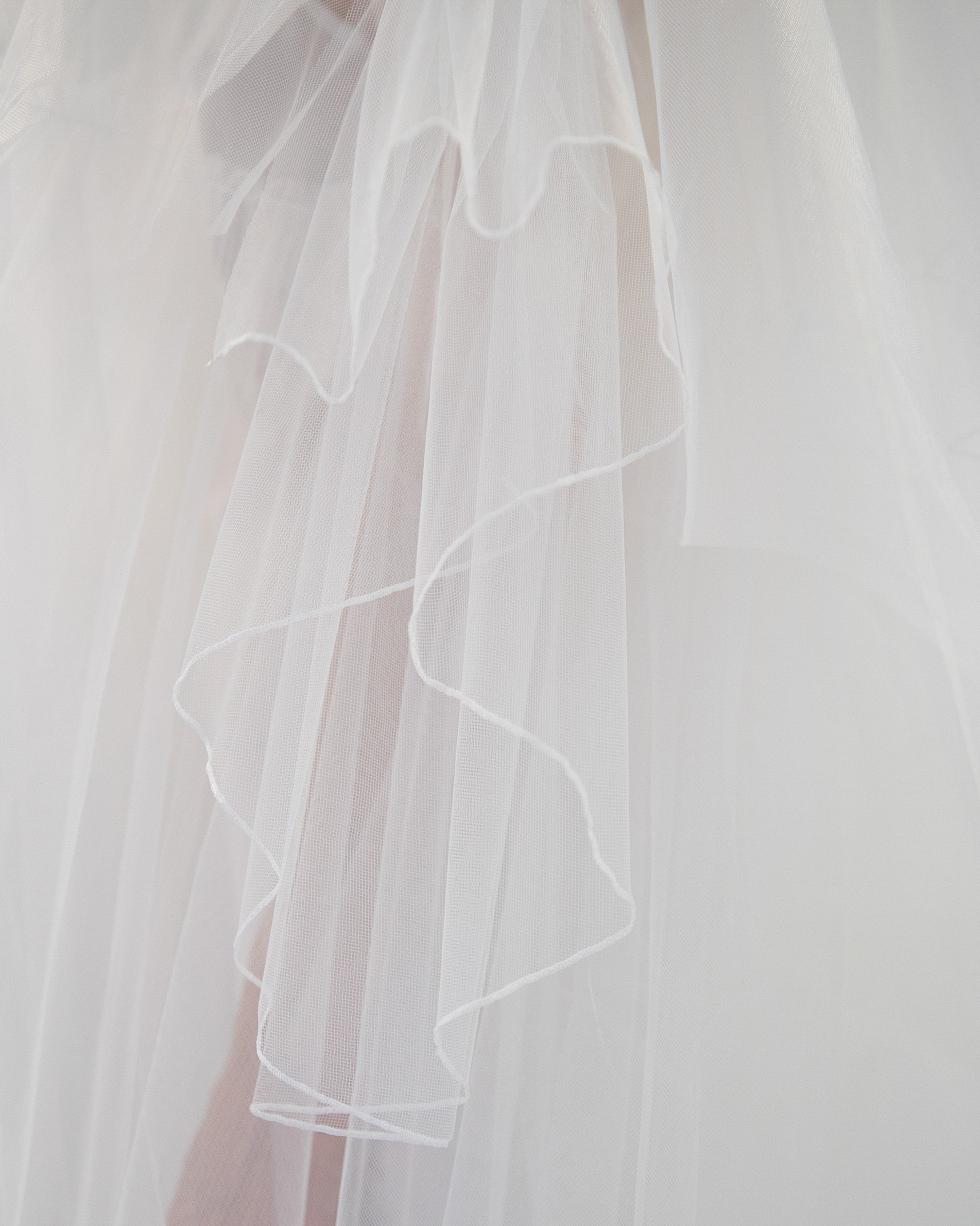 FLOWER TRAIN VEIL