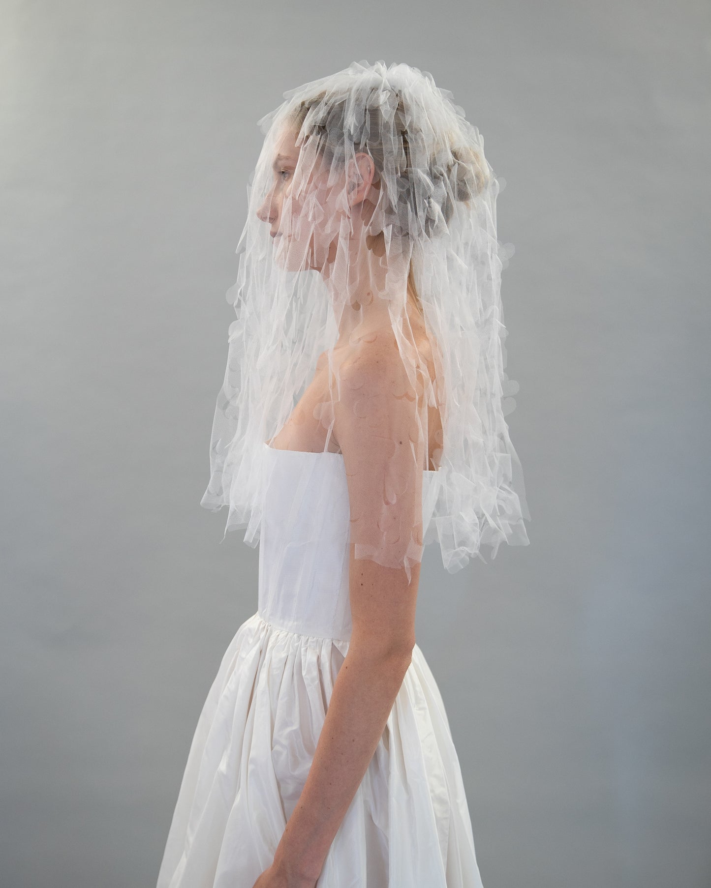 CLASSIC HEART VEIL