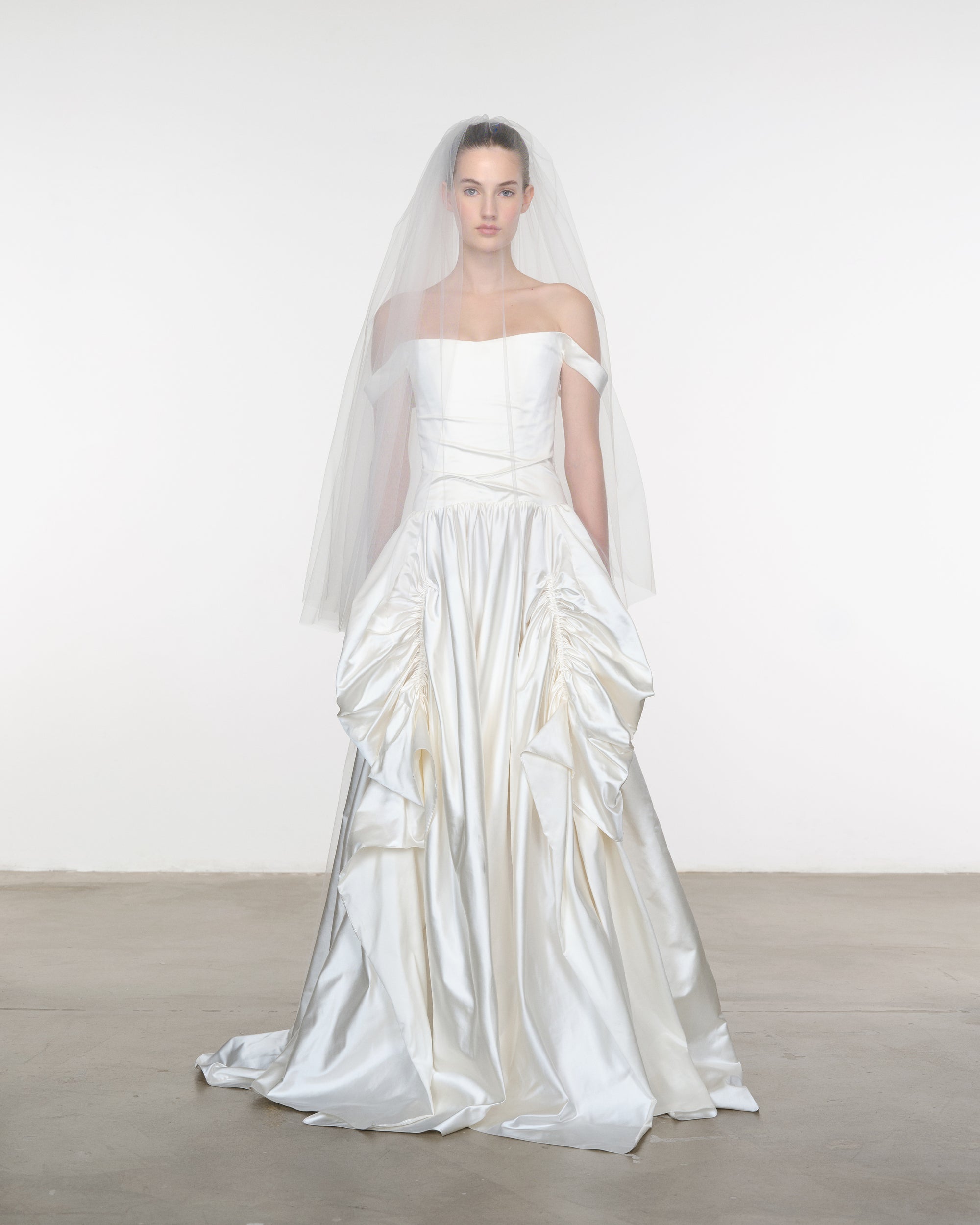 TWO TIER CLASSIC VEIL
