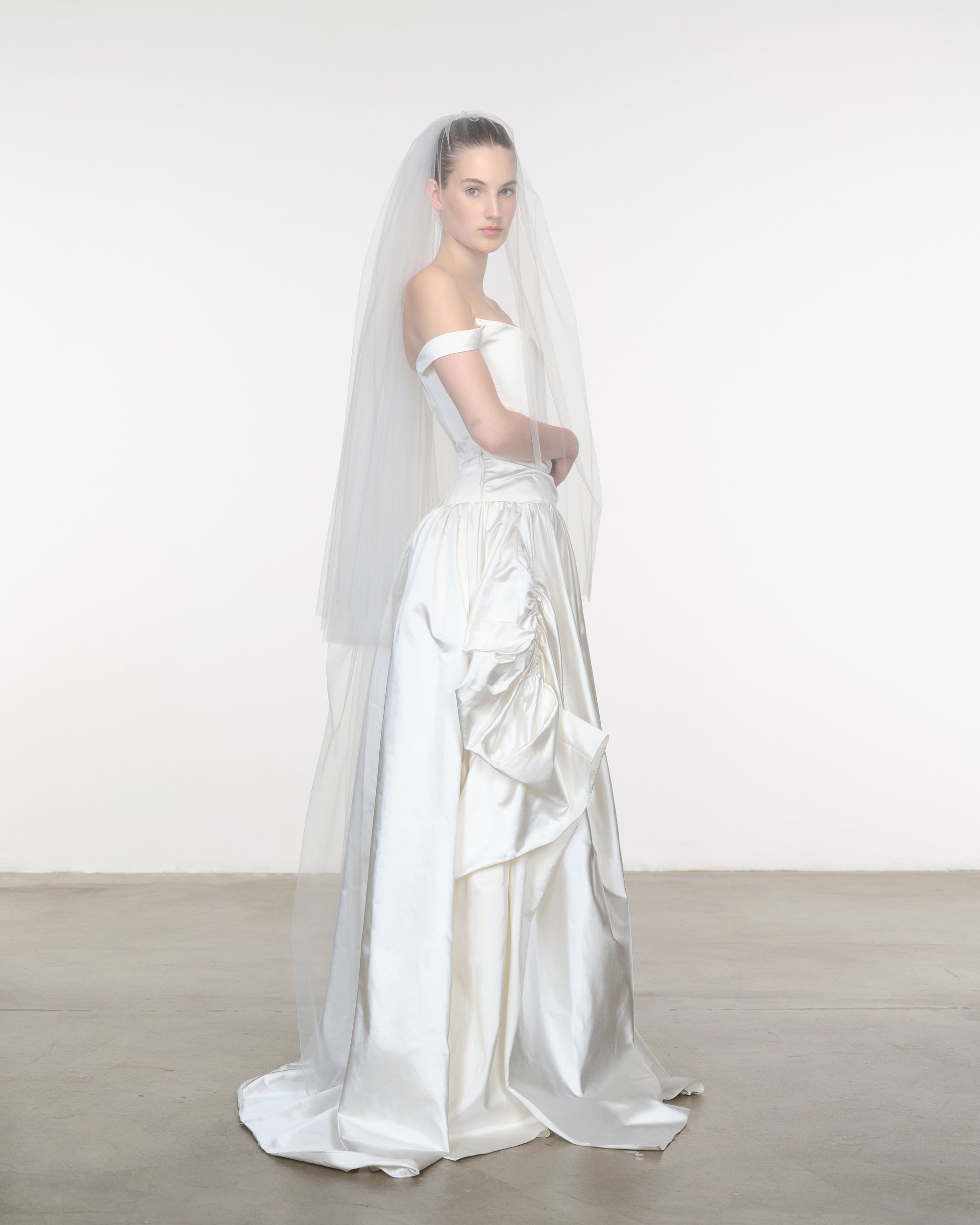 TWO TIER CLASSIC VEIL