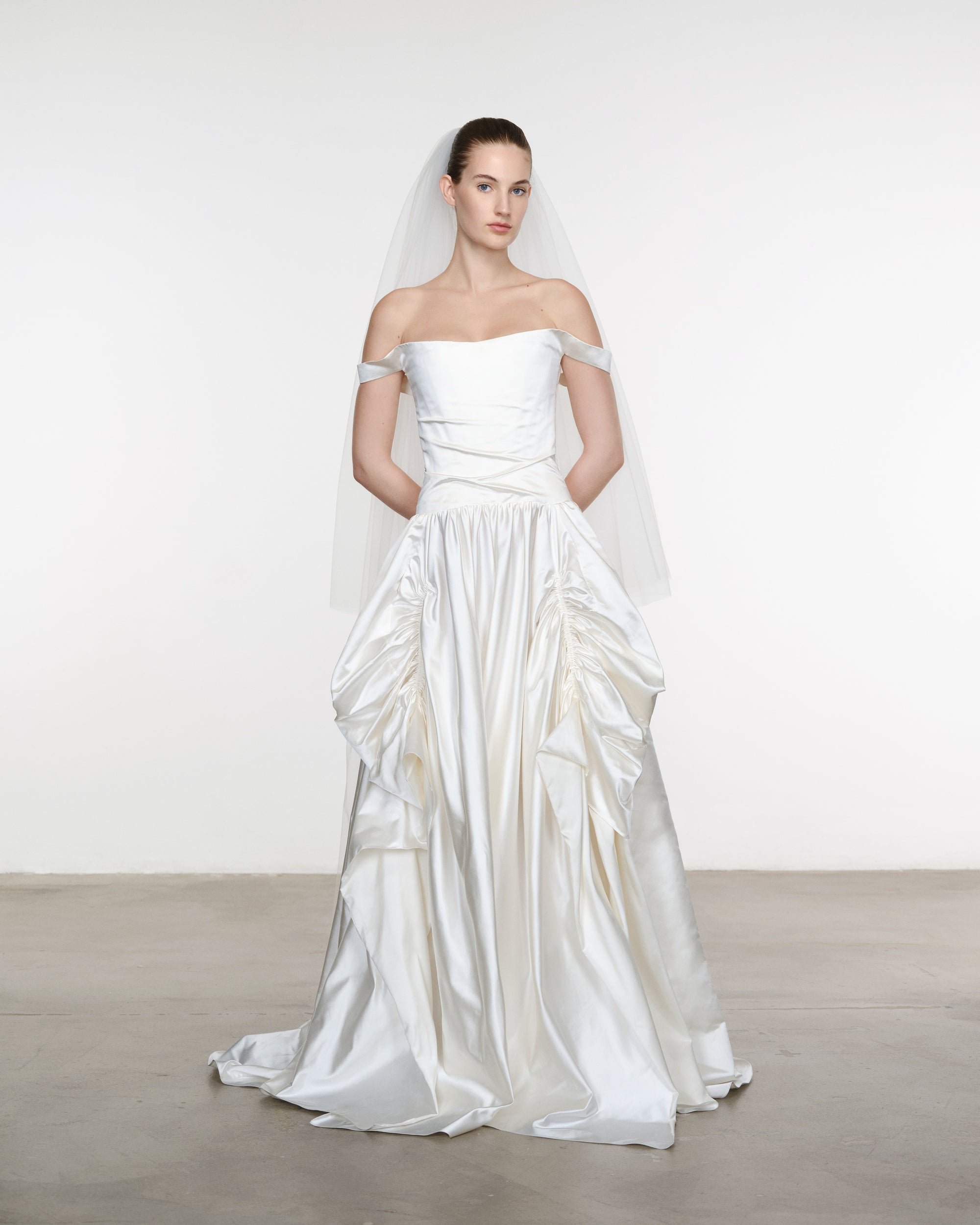 TWO TIER CLASSIC VEIL